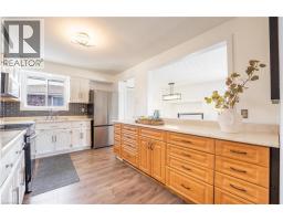 39 HAZELWOOD Crescent - 12