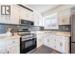 39 HAZELWOOD Crescent - 14