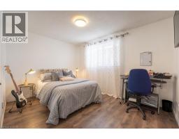 39 HAZELWOOD Crescent - 21