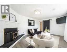 39 HAZELWOOD Crescent - 26