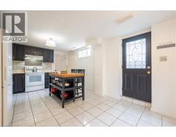 39 HAZELWOOD Crescent - 37