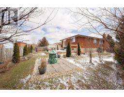 39 HAZELWOOD Crescent - 38