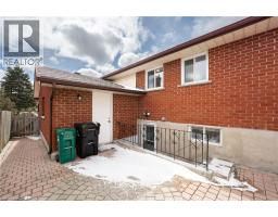 39 HAZELWOOD Crescent - 42