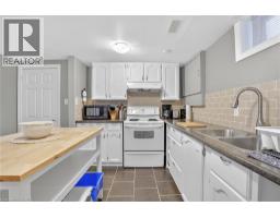 563 GUELPH Street - 40