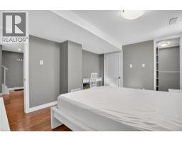 563 GUELPH Street - 42