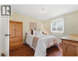 43 RIPLEY Crescent - 18