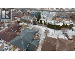 43 RIPLEY Crescent - 33