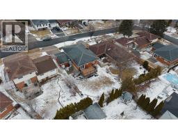 43 RIPLEY Crescent - 34