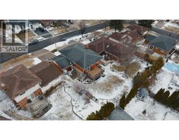 43 RIPLEY Crescent - 35