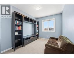 955 ZELLER Crescent - 18