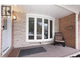 163 PINEGROVE Crescent - 4