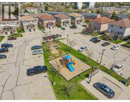 50 HOWE Drive UnitNo. 16B - 33