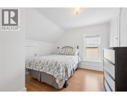 635 LAWRENCE Street - 22