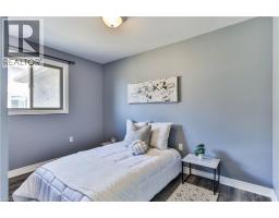 98 THOMAS Avenue - 25