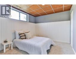 98 THOMAS Avenue - 41