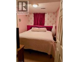 13 HAWTREY Road - 18