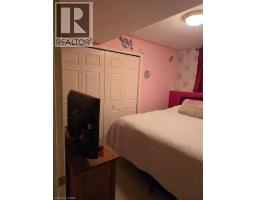 13 HAWTREY Road - 19