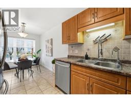 34 PORCHLIGHT Drive - 9