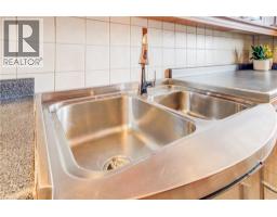 81 CHURCH Street UnitNo. 1406 - 10