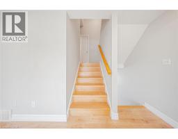 9 RED CLOVER Crescent - 21