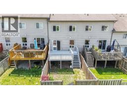 9 RED CLOVER Crescent - 31