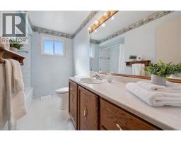 11 BLUE SPRUCE Crescent - 18