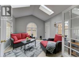 15 DEERWOOD Crescent - 14