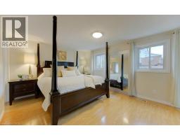 15 DEERWOOD Crescent - 24