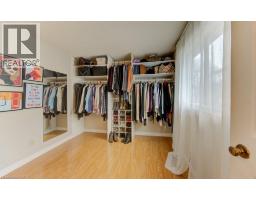 15 DEERWOOD Crescent - 26