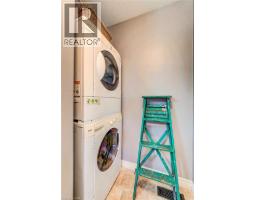 247 ARMSTRONG Street W - 28