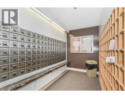 265 WESTCOURT Place UnitNo. 1010 - 33