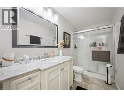 127 KINGSWOOD Drive - 19