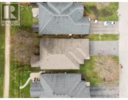 489 BRENTCLIFFE Drive - 34