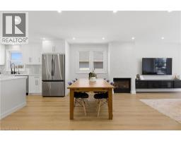 5 BRADBURY Crescent - 11