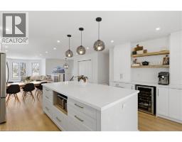 5 BRADBURY Crescent - 13