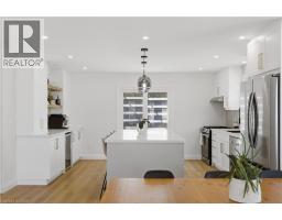 5 BRADBURY Crescent - 14