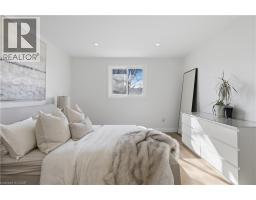 5 BRADBURY Crescent - 16