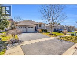 5 BRADBURY Crescent - 2