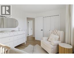 5 BRADBURY Crescent - 21