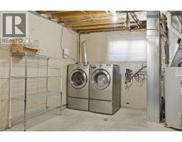 5 BRADBURY Crescent - 28