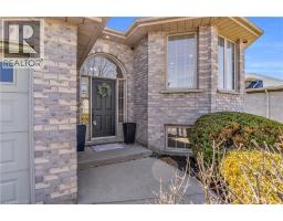 5 BRADBURY Crescent - 4