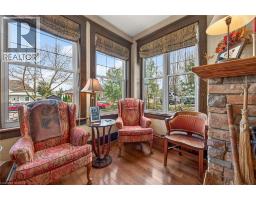 158 TALBOT Street N - 11