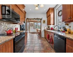 158 TALBOT Street N - 18