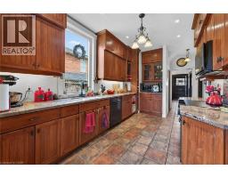 158 TALBOT Street N - 19