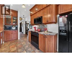 158 TALBOT Street N - 20