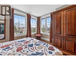 158 TALBOT Street N - 27