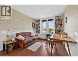 158 TALBOT Street N - 34