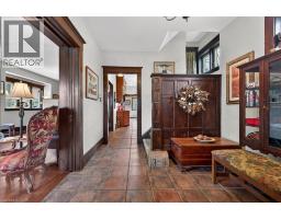 158 TALBOT Street N - 6