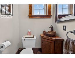 158 TALBOT Street N - 8