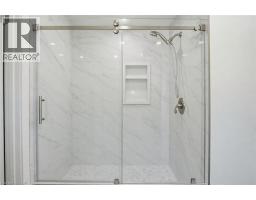 73 SHERWOOD Drive - 21